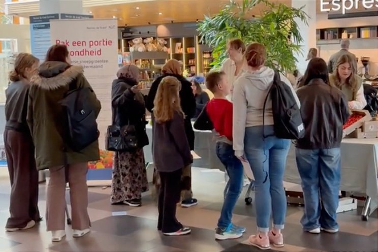 Honderden snackgroenten voor ziekenhuis Honderden snackgroenten voor ziekenhuis