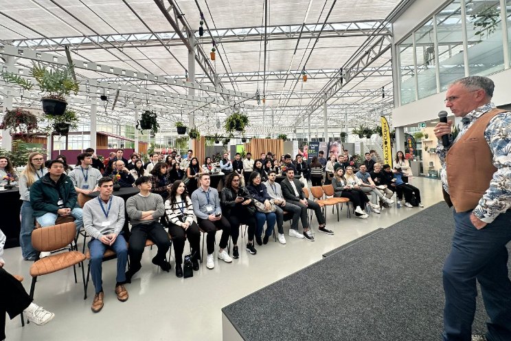 'Beste studenten' aan de slag met energietransitie 'Beste studenten' aan de slag met energietransitie