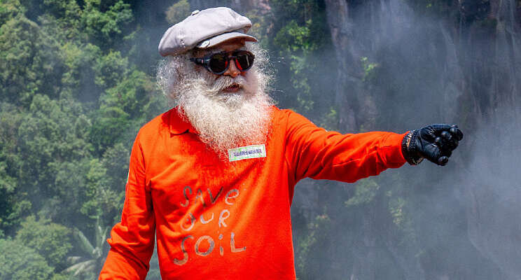 Sadhguru zet tuinbouw aan tot actie Sadhguru zet tuinbouw aan tot actie