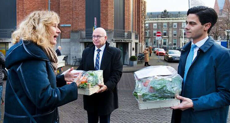 Ministers gaan in gesprek met telers Ministers gaan in gesprek met telers